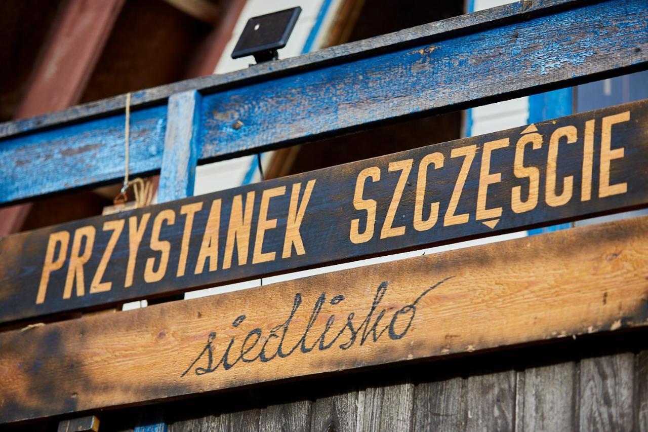 Ferienwohnung Siedlisko Przystanek Szczescie Piasutno Exterior foto